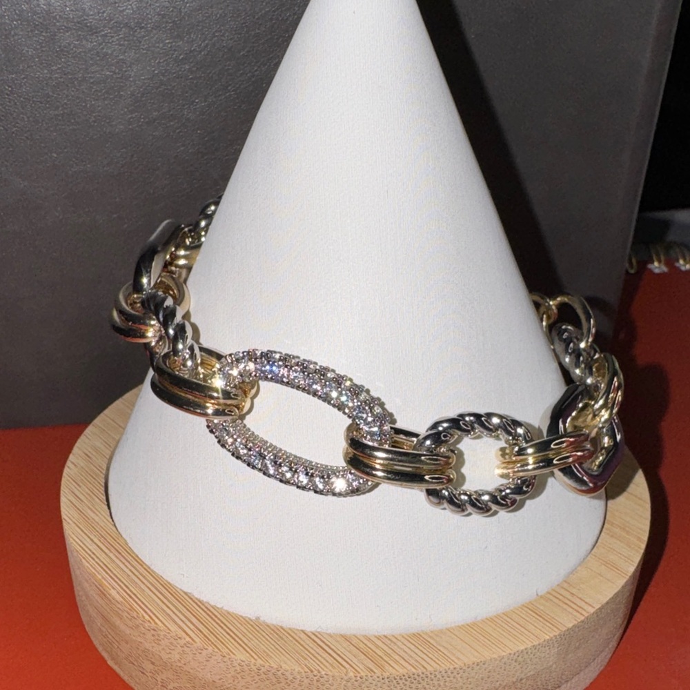 Stunning Gold and Silver Chain Bracelet - Picture 3 of 3